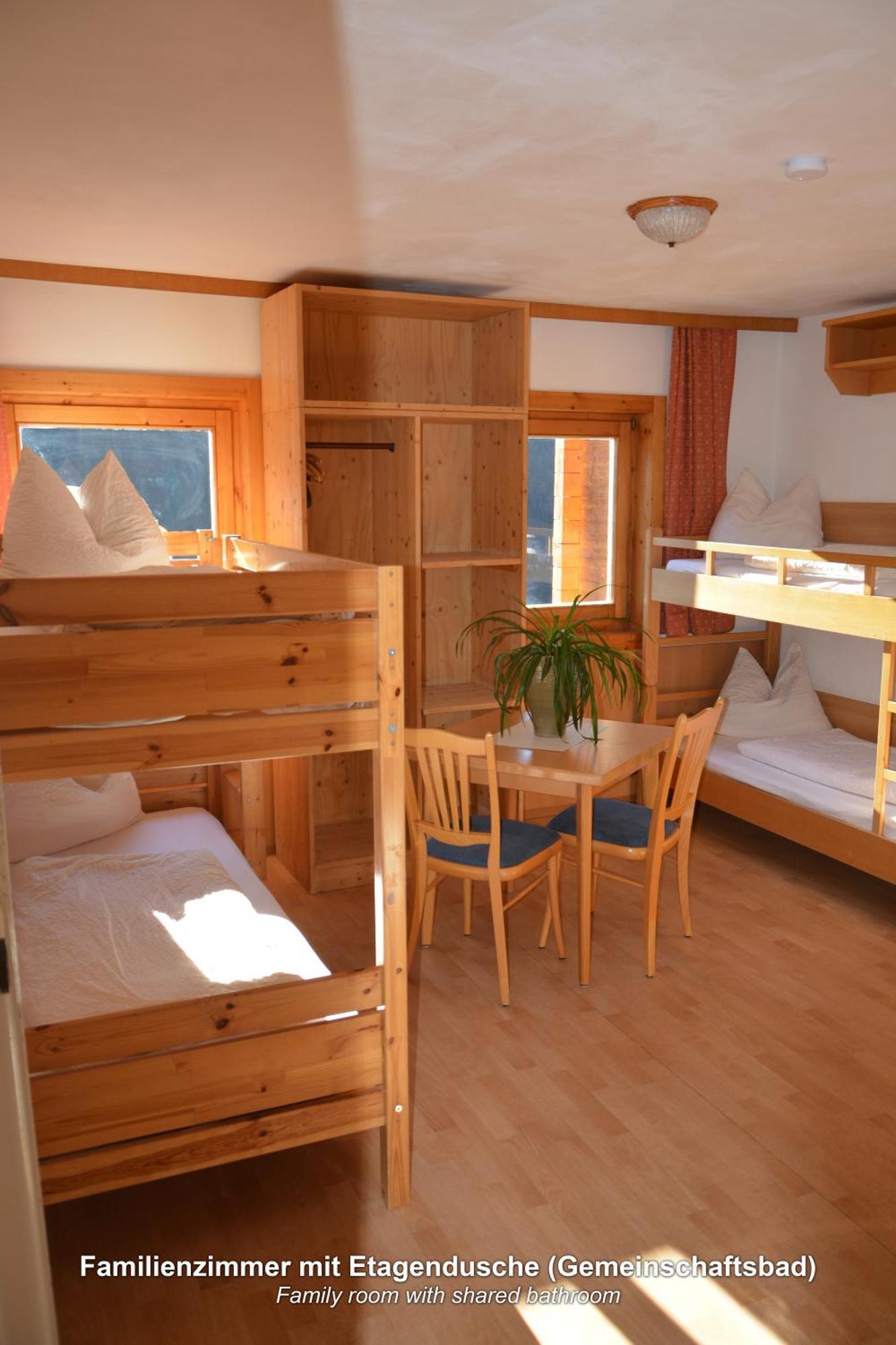 In-ski Out - Gaestehaeuser - Wallegghof Christianhof Hostel Saalbach-Hinterglemm