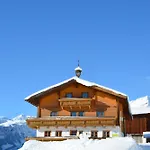 Ski In-Ski Out - Gaestehaeuser Saalbach-Hinterglemm - Wallegghof Christianhof