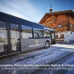 Ski In-Ski Out - Gaestehaeuser Saalbach-Hinterglemm - Wallegghof Christianhof