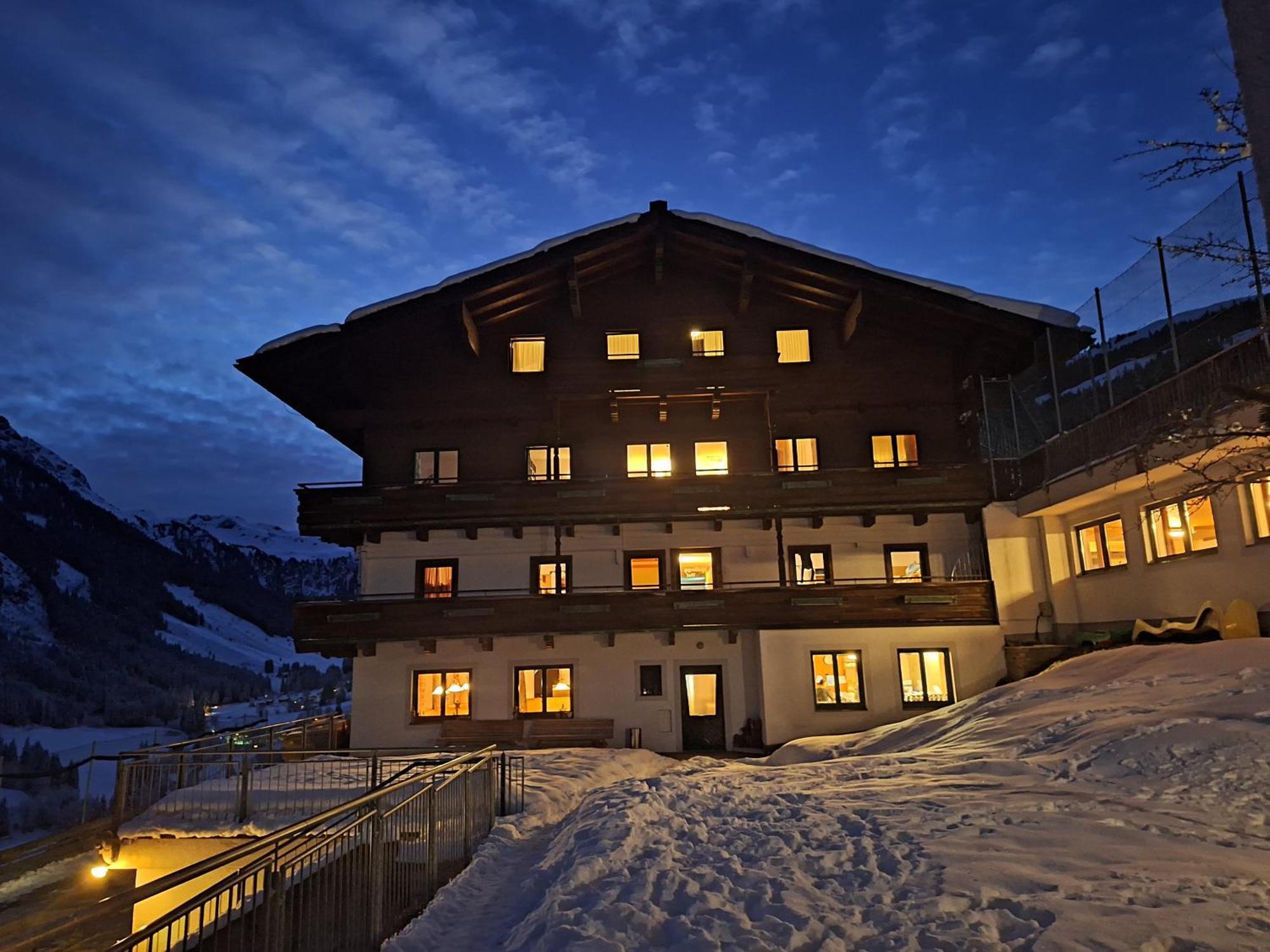 Hostel In-ski Out - Gaestehaeuser - Wallegghof Christianhof Saalbach-Hinterglemm