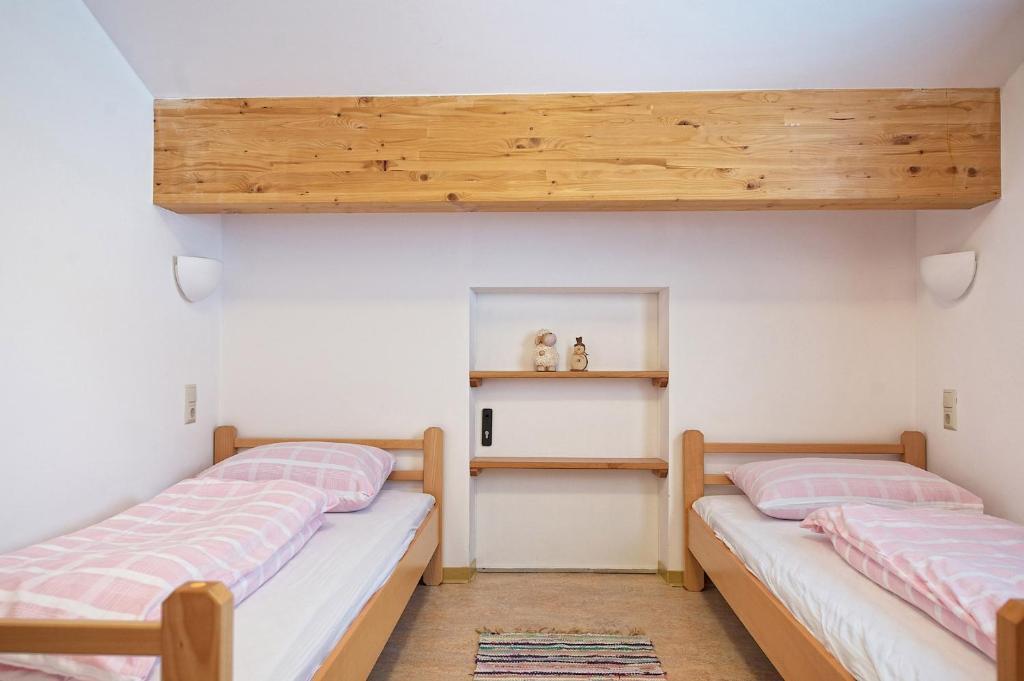 Hostel In-ski Out - Gaestehaeuser - Wallegghof Christianhof *
