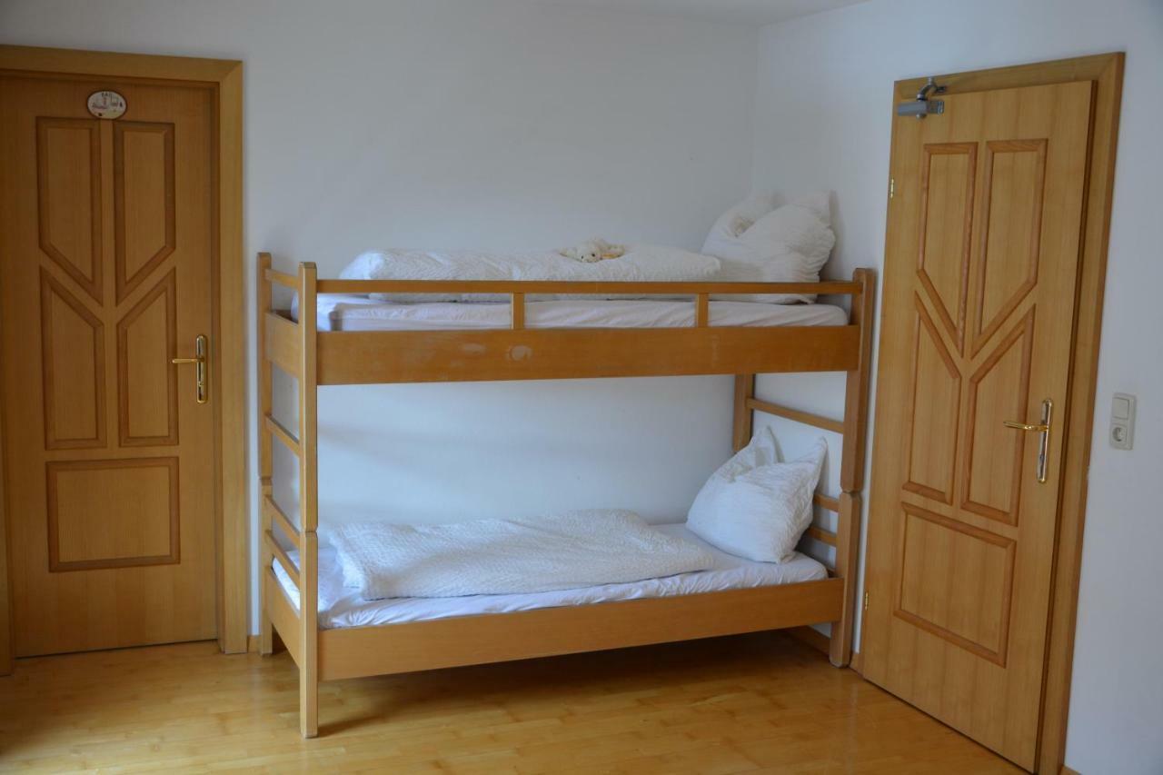 In-ski Out - Gaestehaeuser - Wallegghof Christianhof Hostel *