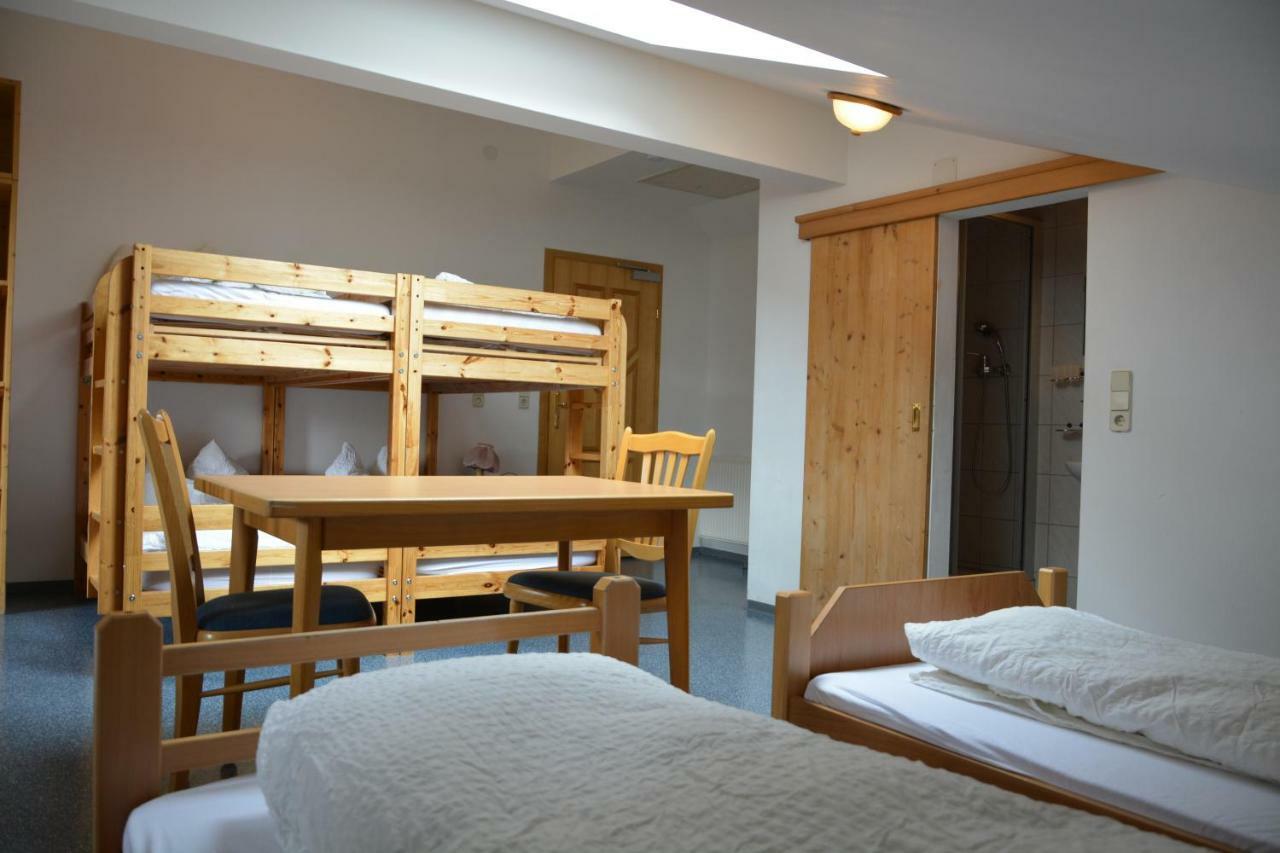 In-ski Out - Gaestehaeuser - Wallegghof Christianhof Hostel *